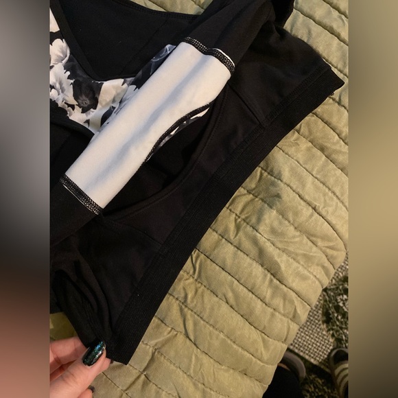 💚3 for $10!💚 Betsey Johnson Athletic Top - Picture 4 of 6